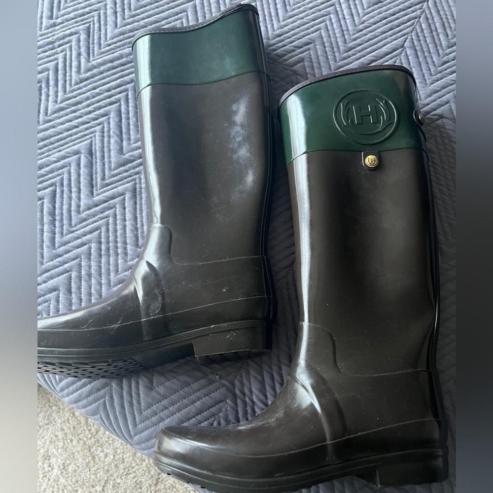 Green and brown hunter boots size 8